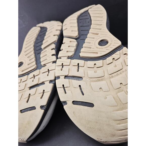 Athletic_Shoes